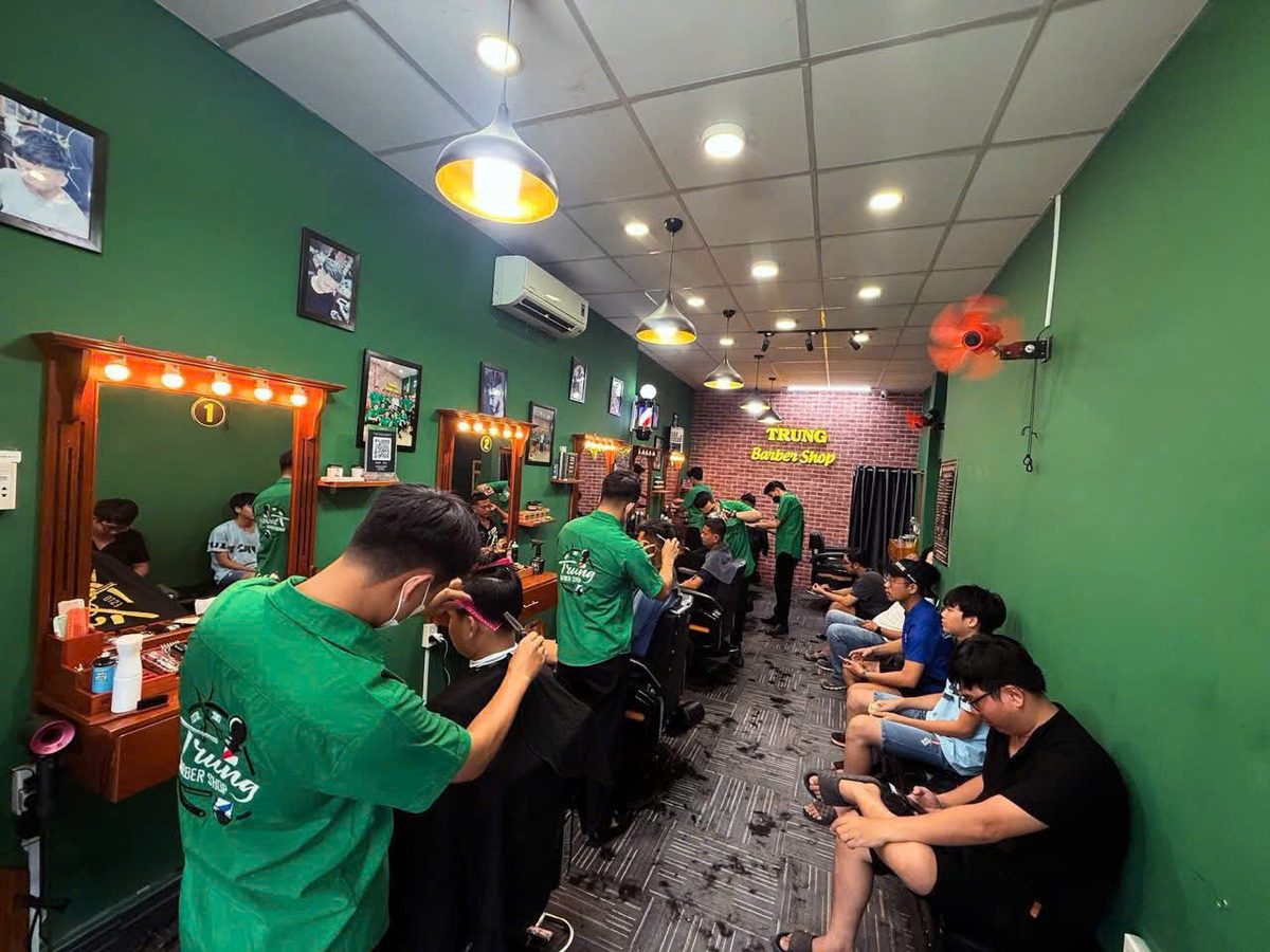 Tiệm luôn đông khách tin tưởng