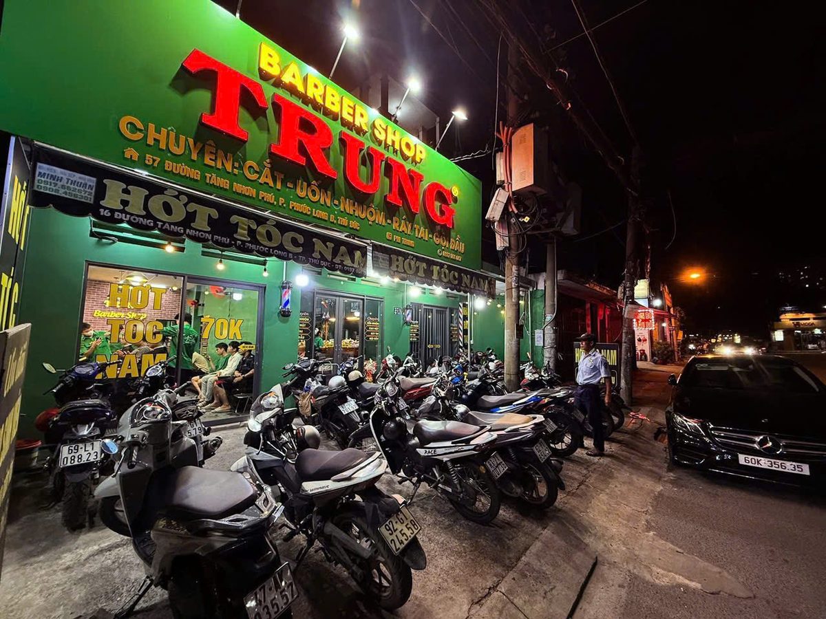Trung Barber về đêm